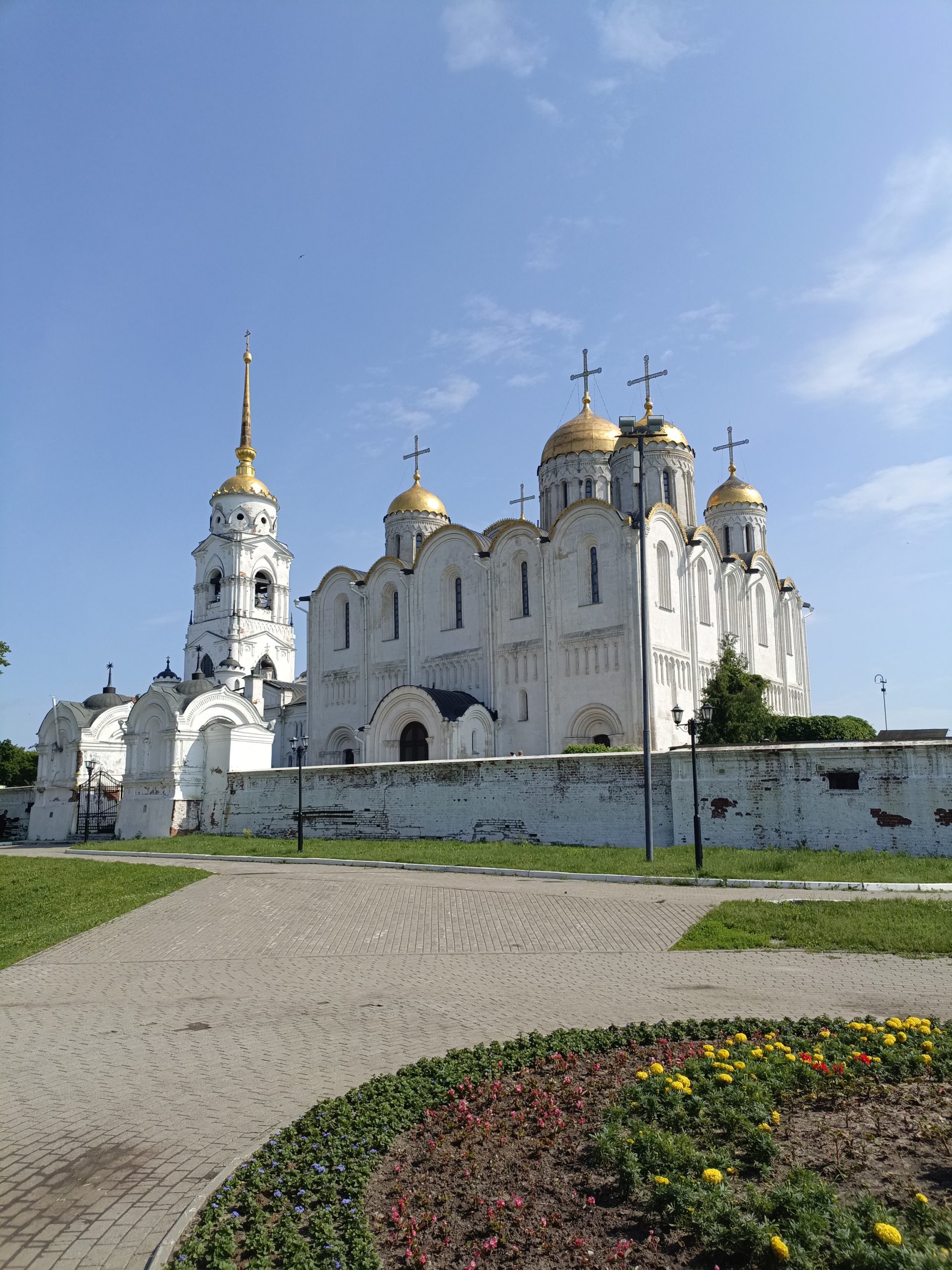 Собо́р Успе́ния Пресвято́й Богоро́дицы (Успенский Собор) во Владимире.